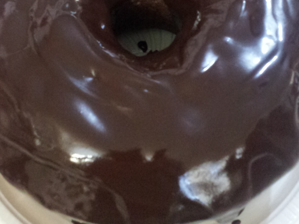 Bolo de Chocolate com Cobertura de Chocolate